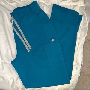 Figs Scrub pants yola skinny pants 
medium
Caribbean blue